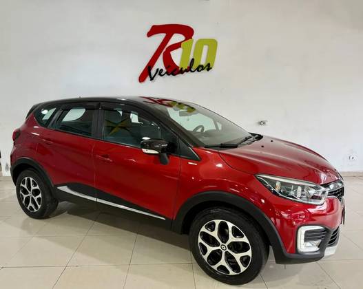 RENAULT CAPTUR 1.6 16V SCE FLEX BOSE X-TRONIC RENAULT CAPTUR 1.6 16V SCE FLEX BOSE X-TRONIC